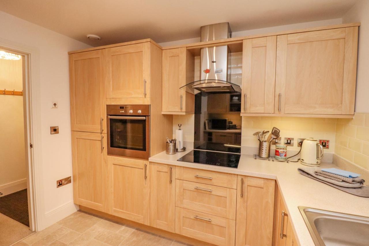 Above & Beyond Apartamento Whitby Exterior foto